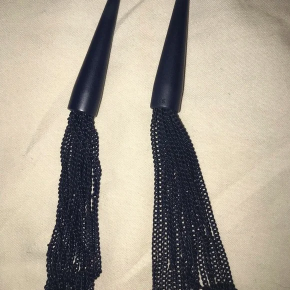 Kendra Scott Phara Tassel Necklace in Matte Navy - Picture 4 of 9